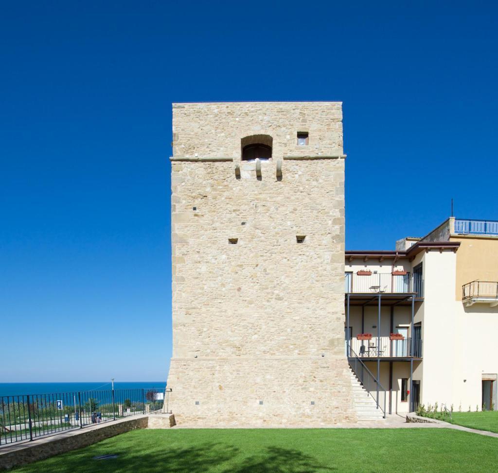 Torre Della Loggia - Dimora Storica - Ortona Bed and Breakfast Eksteriør billede